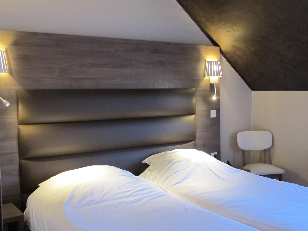 Logis Deshors-Foujanet Hotel Chamboulive Eksteriør billede