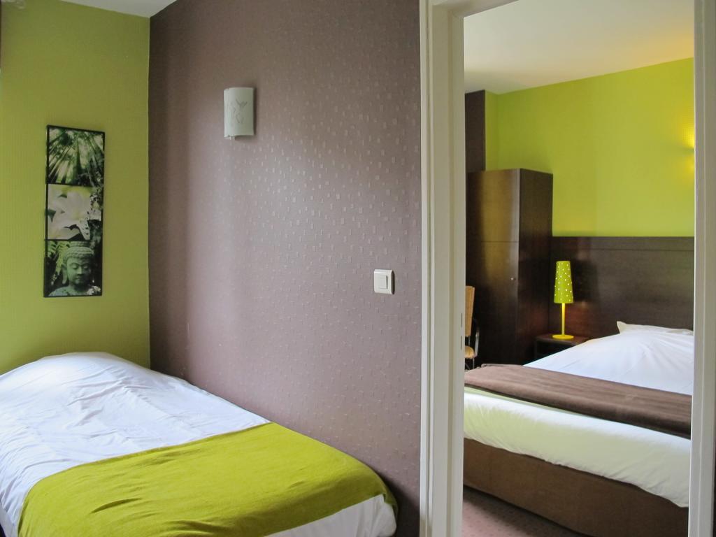 Logis Deshors-Foujanet Hotel Chamboulive Værelse billede